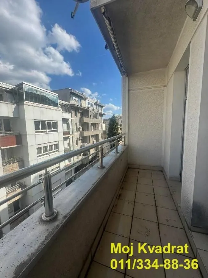 Prodaja, dvosoban stan, 57m², Đeram Pijaca, Beograd