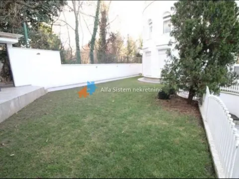 Izdavanje, četvorosoban stan, 150m², Savski Venac, Beograd - image 24