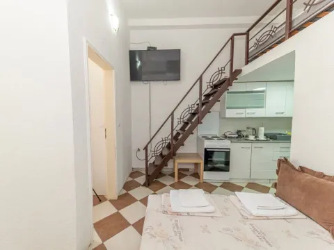 Izdavanje, jednosoban stan, 28m², Sutomore, Bar - image 3