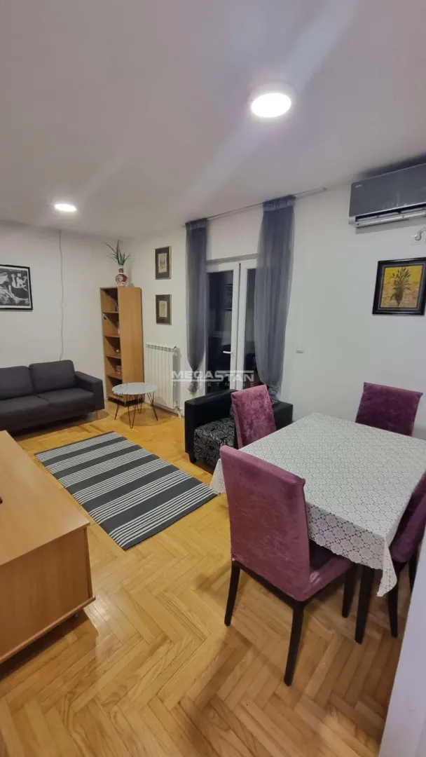 Izdavanje, trosoban stan, 40m², Kalenić Pijaca, Vračar Sve Podlokacije