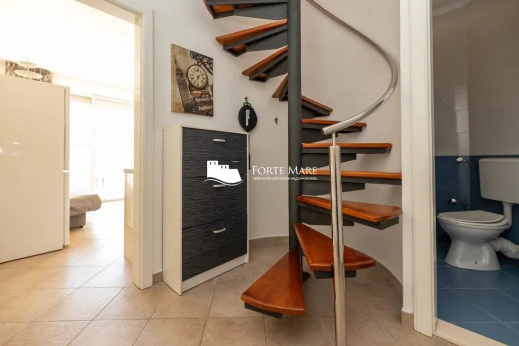 Prodaja, dvosoban stan, 65m², Đenovići, Herceg Novi