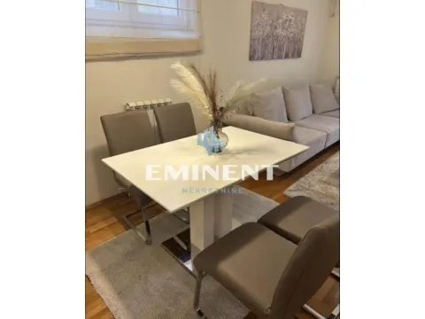 Rent, two bedroom apartment, 55m², Južni Bulevar, Vračar Sve Podlokacije - image 4