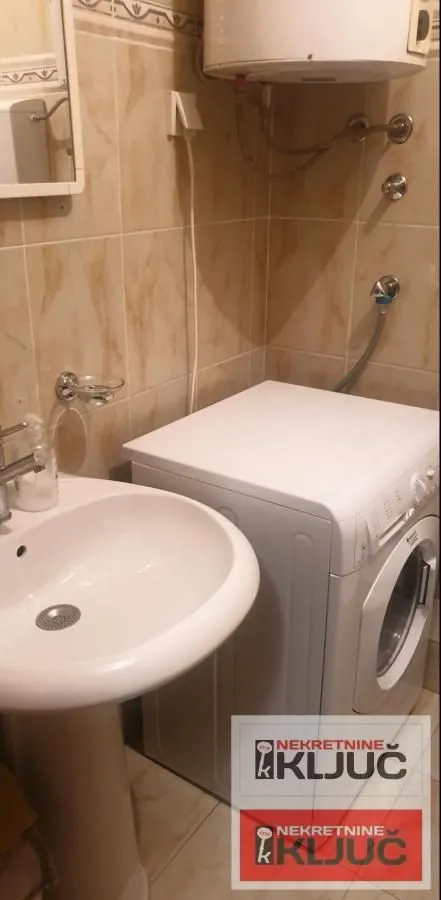 Izdavanje, jednosoban stan, 47m², Socijalno, Novi Sad Sve Podlokacije