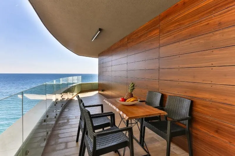 Izdavanje, dvosoban stan, 81m², Rafailovići, Budva