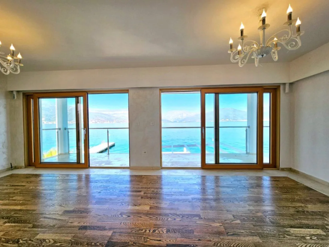 Prodaja, kuća, 250m², Krašići, Tivat