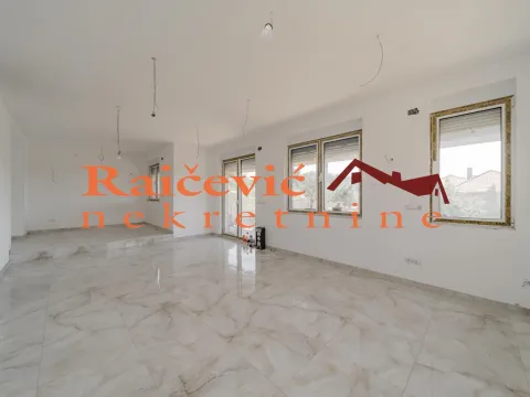 Prodaja, kuća, 320m², Voždovac Sve Podlokacije, Beograd - image 10