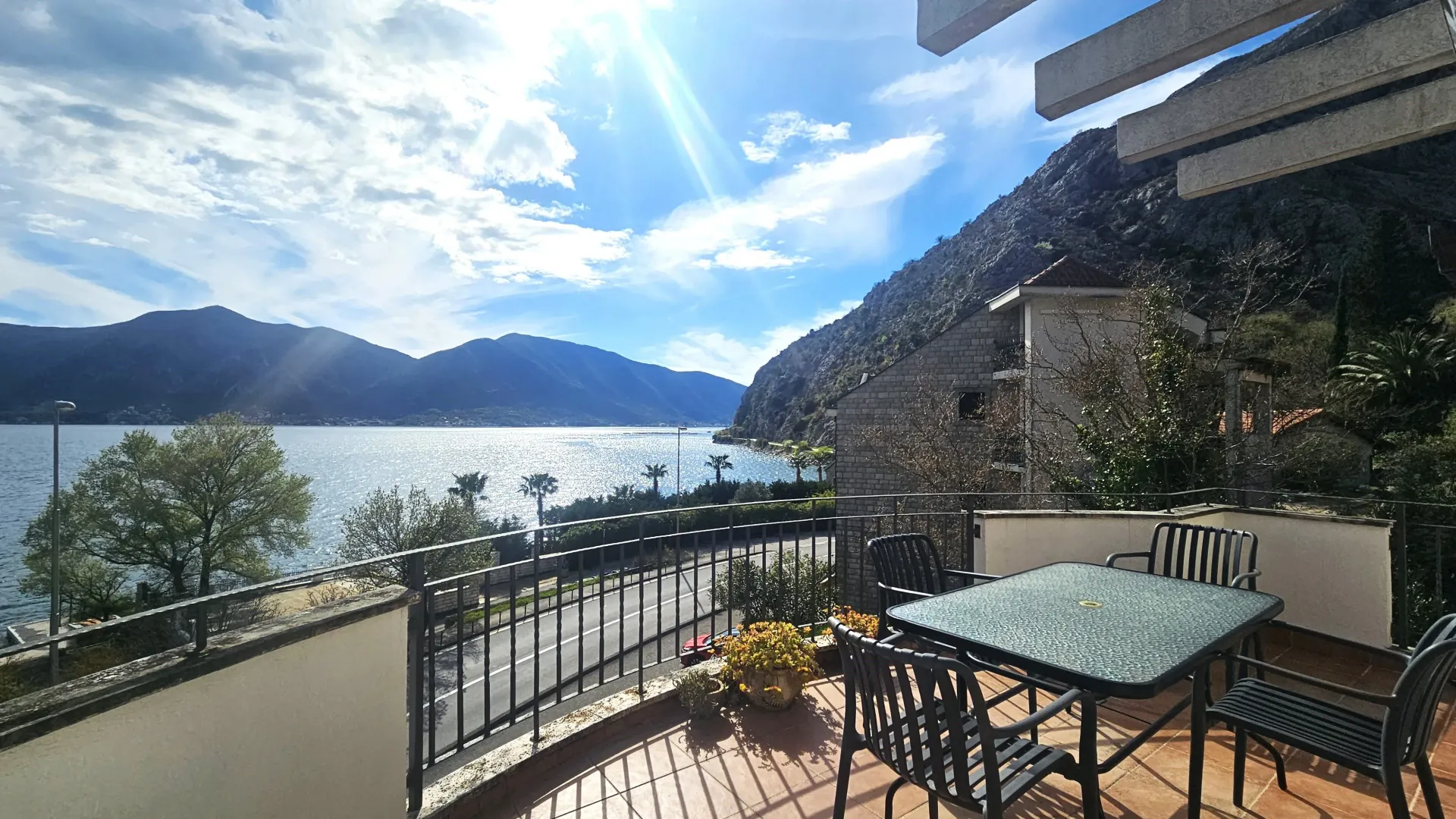 Prodaja, dvosoban stan, 77m², Orahovac, Kotor