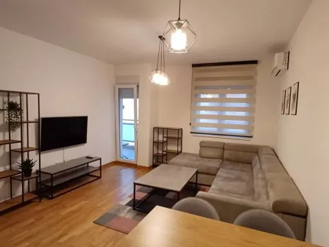 Rent, one bedroom apartment, 45m², City Kej, Podgorica - image 3