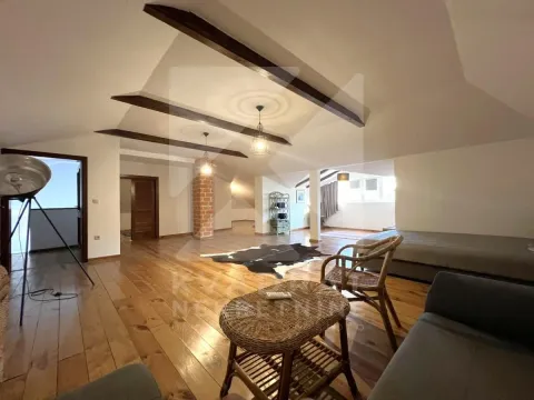 Prodaja, kuća, 200m², Tološi, Podgorica - image 14