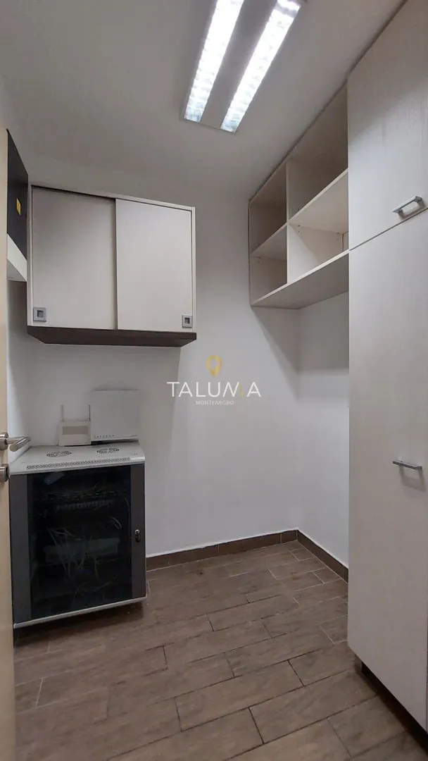 Rent, office space, 80m², Blok 5, Podgorica