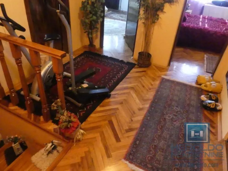 Prodaja, kuća, 380m², Pivara, Jagodina