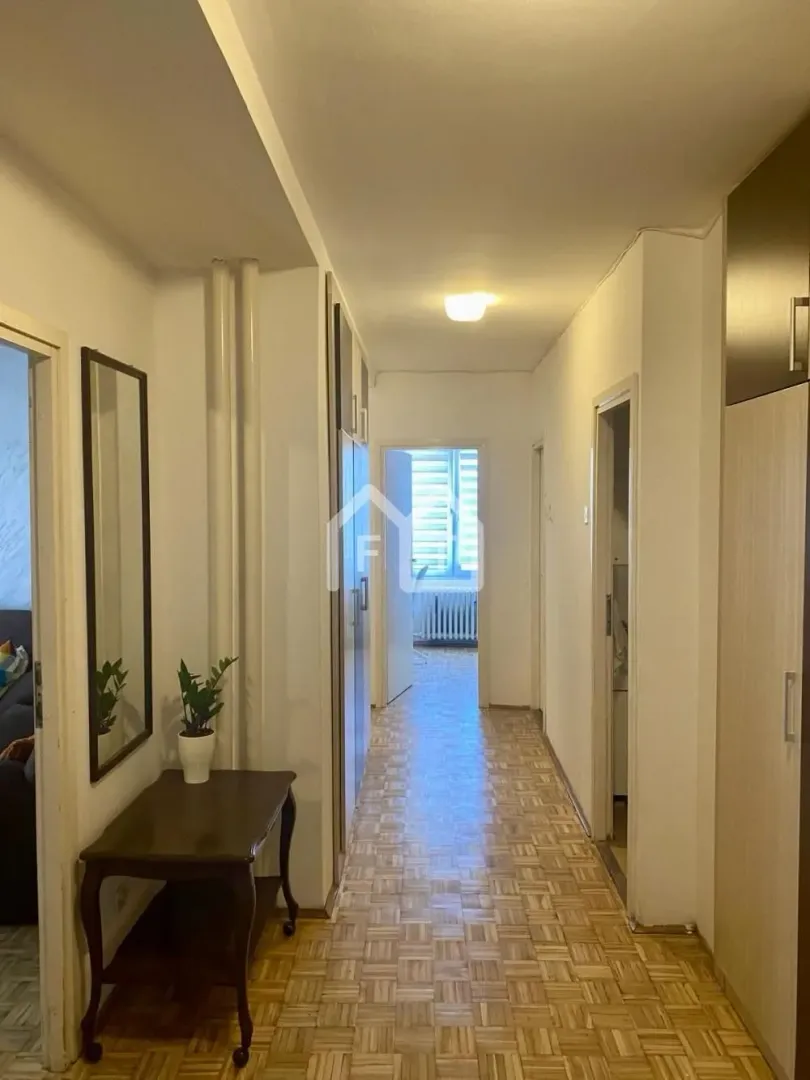 Izdavanje, trosoban stan, 92m², Novi Beograd Sve Podlokacije, Beograd