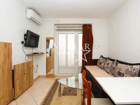 Rent, one bedroom apartment, 25m², Stari Aerodrom, Podgorica - image 1