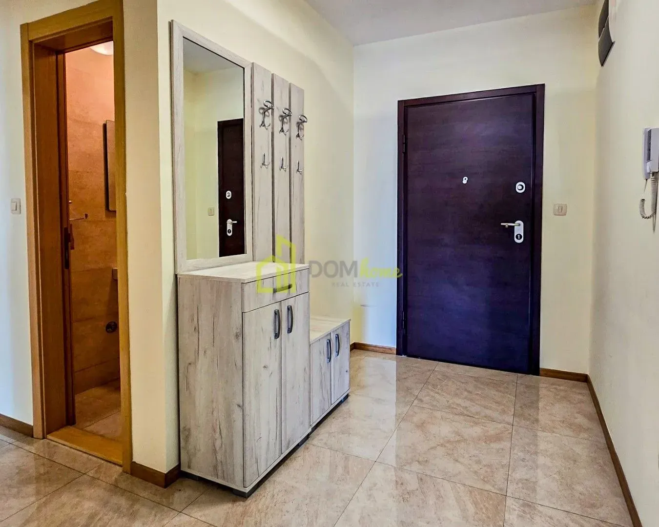 Izdavanje, trosoban stan, 95m², Momišići, Podgorica
