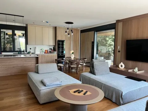 Izdavanje, kuća, 230m², Gornja Gorica, Podgorica - image 2