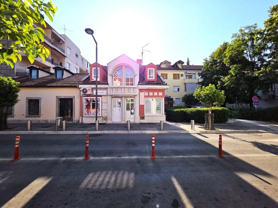 Izdavanje, poslovni prostor, 70m², Centar, Podgorica