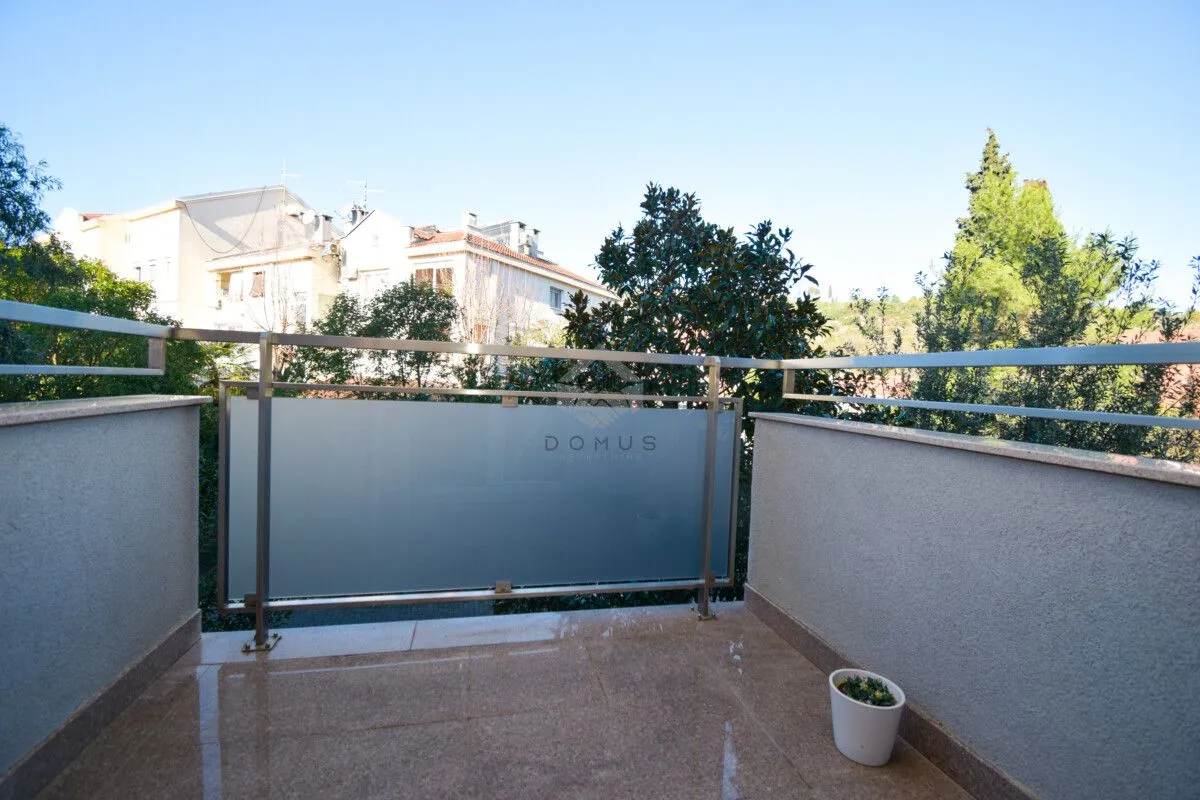 Rent, two bedroom apartment, 160m², Gorica C, Podgorica