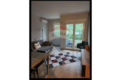 Izdavanje, jednosoban stan, 43m², Budva, Crna Gora