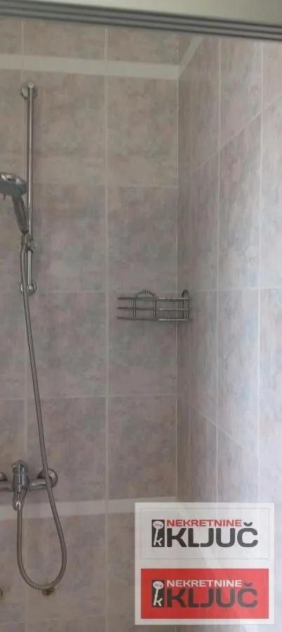 Izdavanje, četvorosoban stan, 169m², Telep, Novi Sad Sve Podlokacije