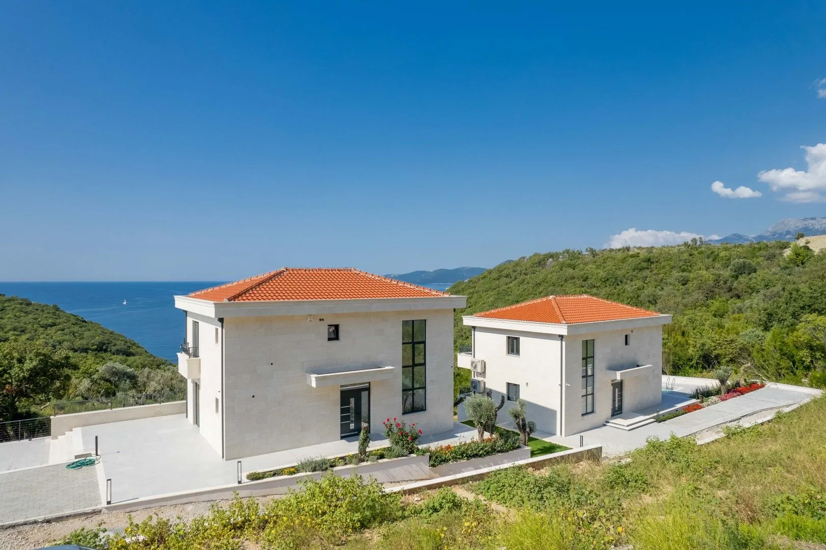 Sale, house, 318m², Reževići, Budva