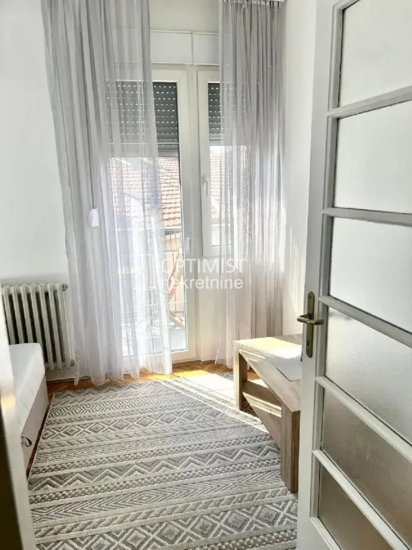 Izdavanje, trosoban stan, 55m², Botanička Bašta, Palilula Sve Podlokacije