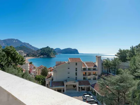 Sale, two bedroom apartment, 81m², Petrovac, Budva - image 2
