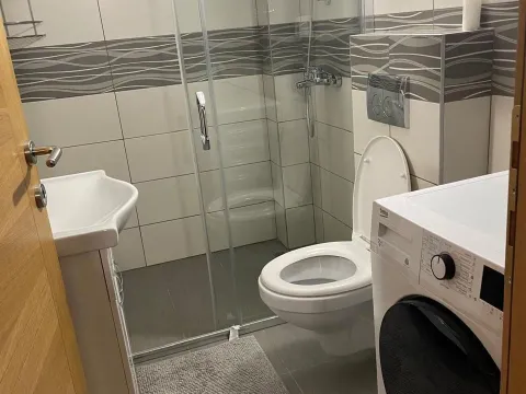 Rent, one bedroom apartment, 45m², Centar, Tivat - image 11