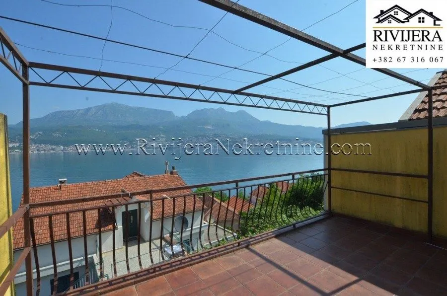 Prodaja, kuća, 110m², Njivice, Herceg Novi