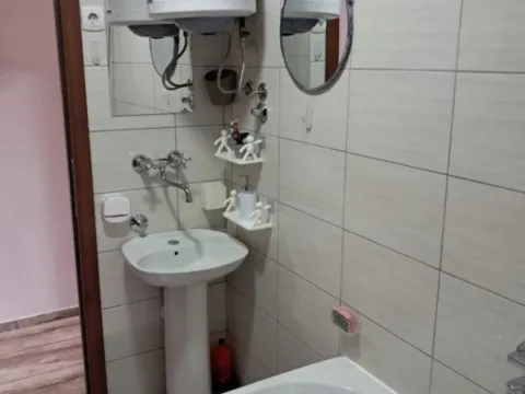 Izdavanje, dvosoban stan, 60m², Doljani, Podgorica - image 12