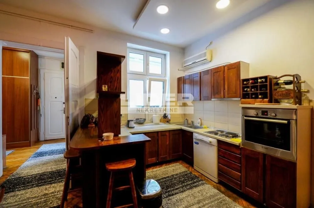 Prodaja, trosoban stan, 86m², Cvetni Trg, Vračar Sve Podlokacije
