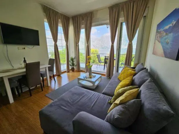Prodaja, jednosoban stan, 41m², Prčanj, Kotor
