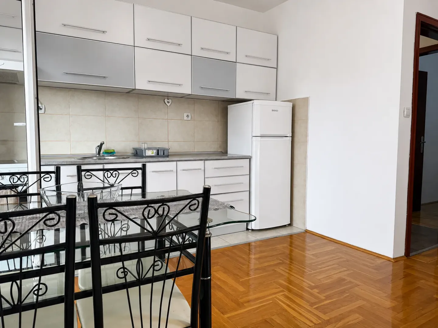 Rent, one bedroom apartment, 42m², 1 maj, Podgorica