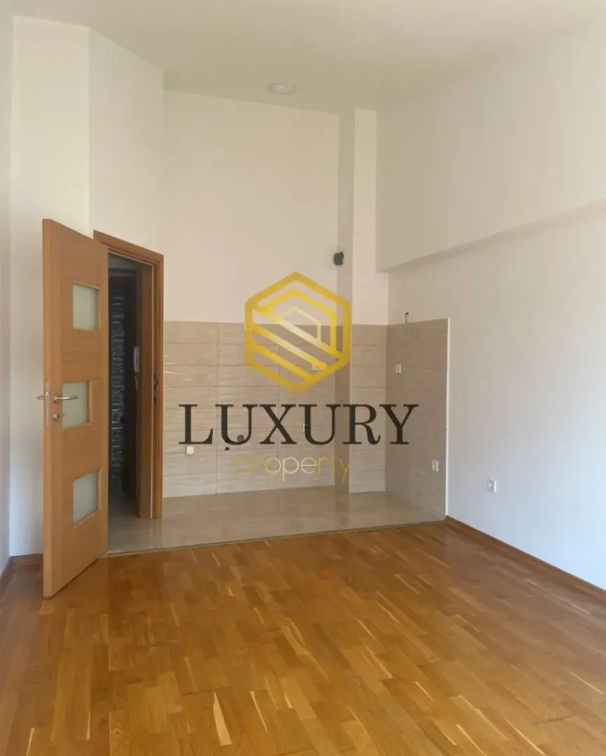 Prodaja, dvosoban stan, 59m², 1 maj, Podgorica