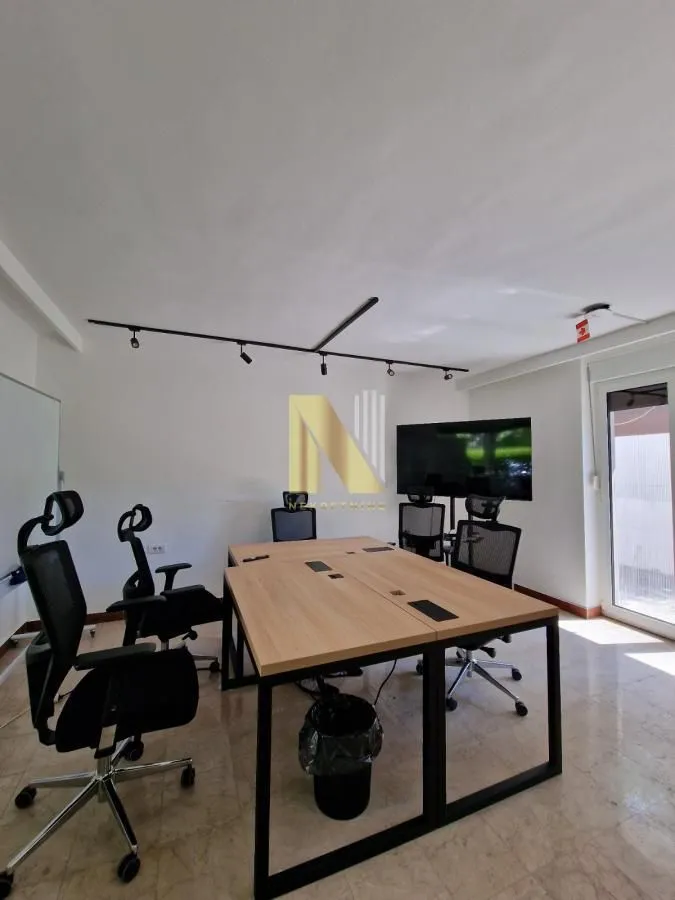 Izdavanje, poslovni prostor, 200m², Spens, Novi Sad Sve Podlokacije