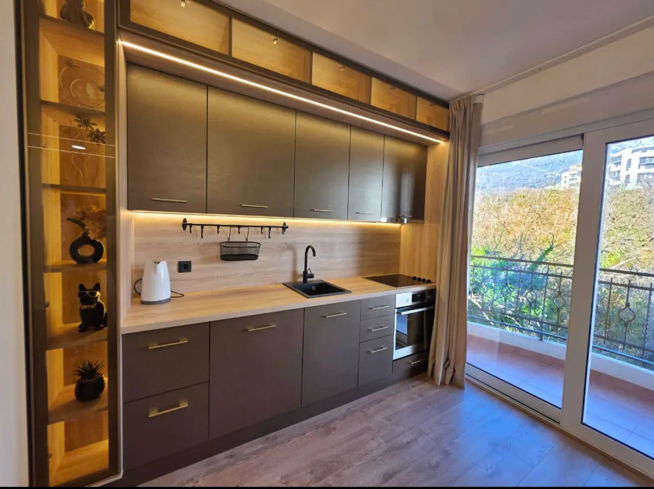 Sale, three bedroom apartment, 106m², Bečići, Budva