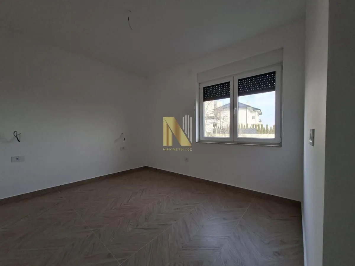 Prodaja, četvorosoban stan, 93m², Tatarsko brdo, Petrovaradin