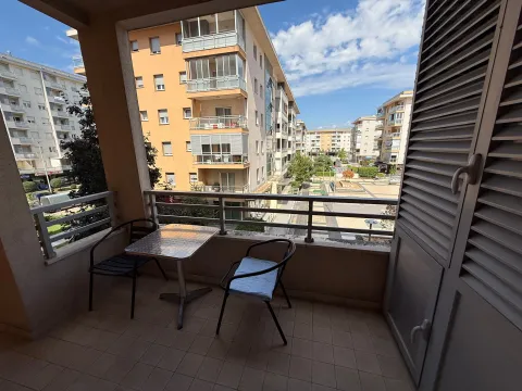 Rent, two bedroom apartment, 75m², City Kvart, Podgorica - image 3