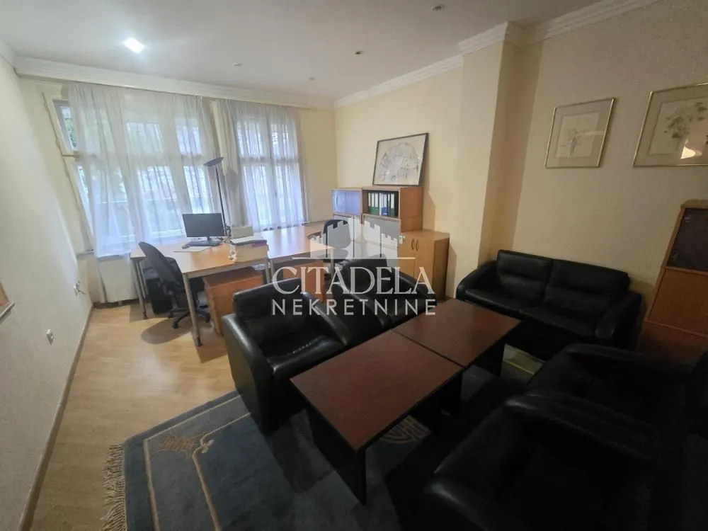 Rent, four bedroom apartment, 100m², Stari Grad, Beograd