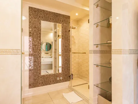 Sale, three bedroom apartment, 200m², Podgorica, Crna Gora - image 26