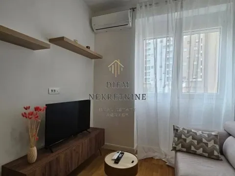 Izdavanje, jednosoban stan, 38m², Centar, Bar - image 17