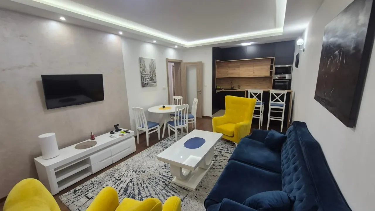 Izdavanje, dvosoban stan, 70m², Master Kvart, Podgorica