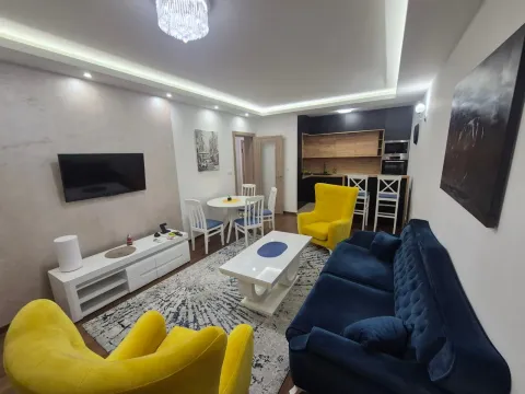 Izdavanje, dvosoban stan, 70m², Master Kvart, Podgorica - image 1