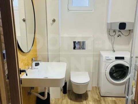 Rent, two bedroom apartment, 55m², Tivat, Crna Gora - image 3
