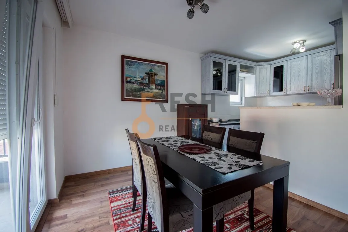 Prodaja, kuća, 450m², Stari Aerodrom, Podgorica