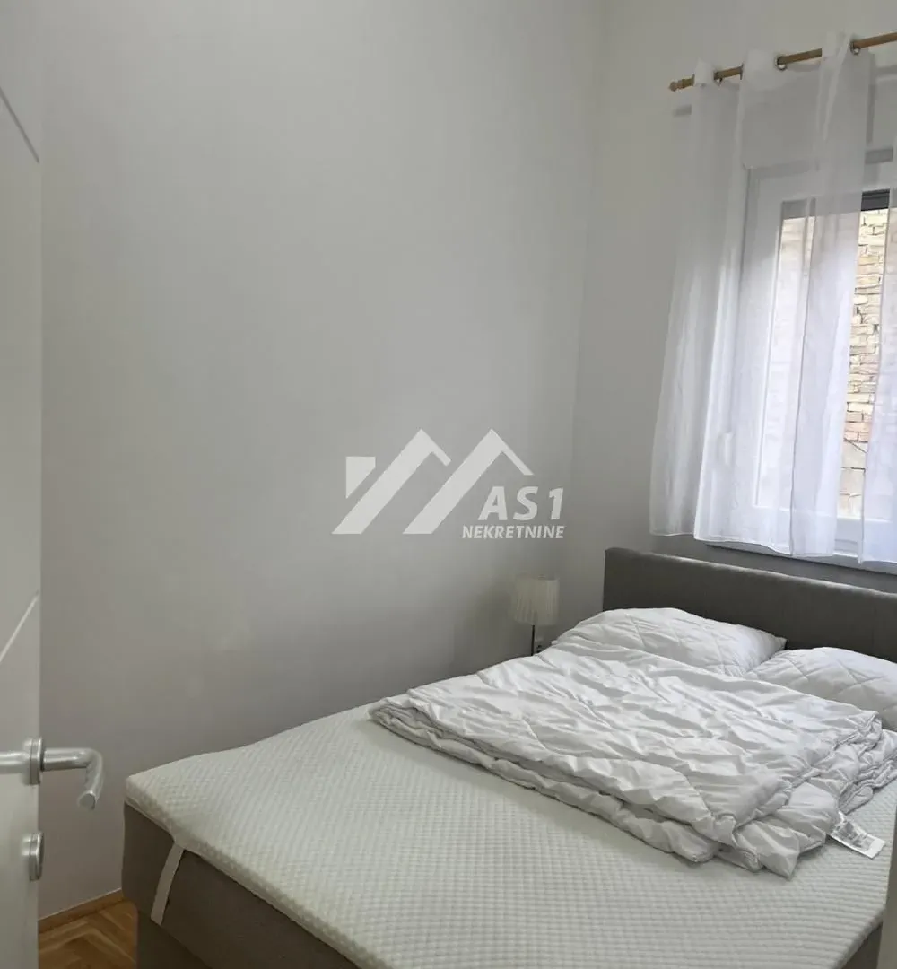 Izdavanje, jednosoban stan, 31m², Adamovićevo Naselje, Novi Sad Sve Podlokacije