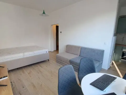 Sale, studio apartment, 27m², Bečići, Budva - image 1