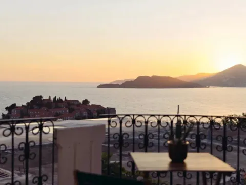 Stan in Sveti Stefan