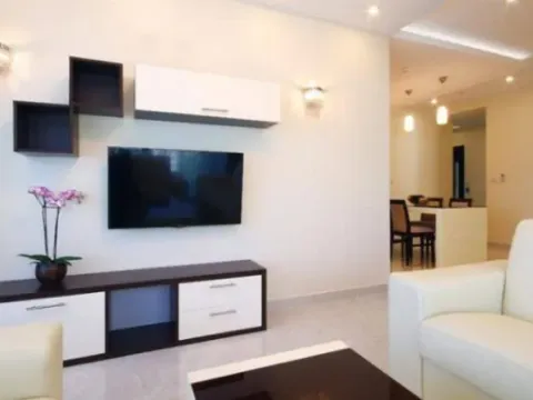 Rent, two bedroom apartment, 85m², Bečići, Budva - image 10