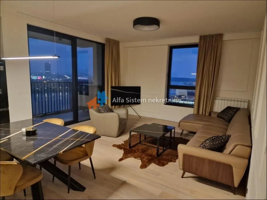 Izdavanje, četvorosoban stan, 109m², Savski Venac, Beograd