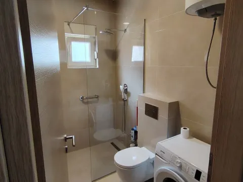 Izdavanje, jednosoban stan, 42m², Budva, Crna Gora - image 17